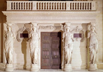 Architektura renesansowa: balkon Kariatydów. Kamienna rzeźba Jean Goujon (1510-1567) XVI-wieczny Paryż, Luwr autorstwa Jean Goujon