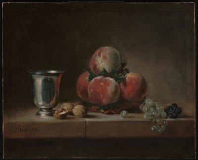 Martwa natura z brzoskwiniami, srebrnym kielichem, winogronami i orzechami włoskimi autorstwa Jean Baptiste Simeon Chardin