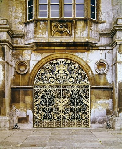 Bramy z Burghley House, 1710 autorstwa Jean Tijou