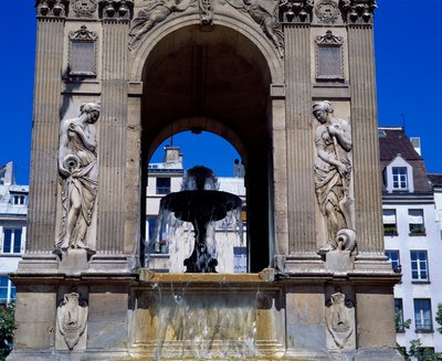 Architektura: fragment fontanny Niewiniątek przedstawiający nimfy. Zaprojektowany przez architektów Jean Goujon, Augustin Pajou i Pierre Lescot. 1546-1549. Plac Joachima du Bellay, Paryż. autorstwa Jean and Lescot Pierre Goujon