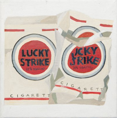 Białe opakowania papierosów Lucky Strike (akrylowe) autorstwa Jennifer Abbott