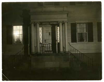 Drzwi Bostonu, USA, ok.1902-10 (zdjęcie żelatynowo-srebrowe) autorstwa Jessie Tarbox Beals