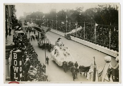 Parada historyczna: widok ogólny Central Park St Nicholas Float autorstwa Jessie Tarbox Beals