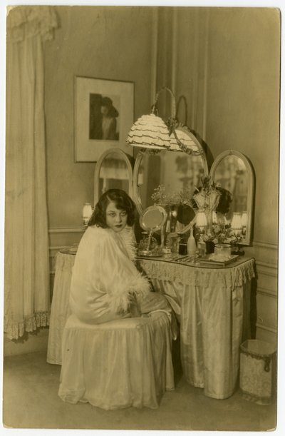 Lenore Ulric, aktorka, ok. 1915-28 autorstwa Jessie Tarbox Beals