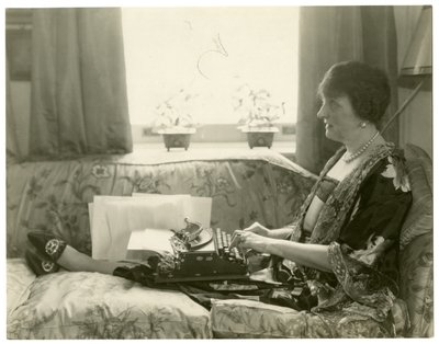 Pani Emily Post, autorka Etykiety, ok. 1926-28 autorstwa Jessie Tarbox Beals