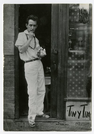 Tiny Tim, Greenwich Village, Nowy Jork, USA, ok. 1915-22 (zdjęcie żelatynowo-srebrowe) autorstwa Jessie Tarbox Beals