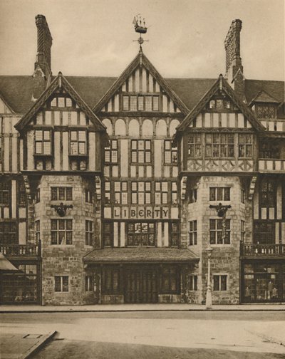 Część budynku Libertys Tudor Building przy Great Marlborough Street, c1935. autorstwa Joel