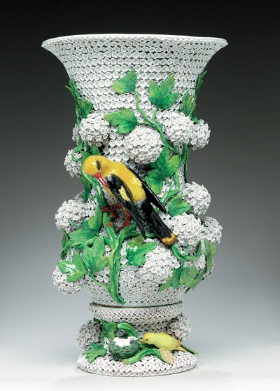 Wazon na śnieżki miśnieńskie, połowa do końca XIX wieku (porcelana) autorstwa Johann Joachim (after) Kändler