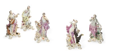 Pięć figur miśnieńskich symbolizujących zmysły, ok. 1765 (porcelana) autorstwa Johann Joachim Kaendler