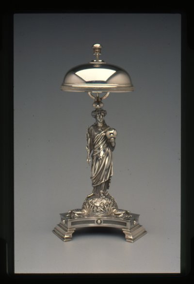Dzwonek obiadowy, ok. 1860-70 (srebrny) autorstwa John Bogert