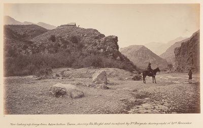 View looking up gorge from below Sultan Tarra, showing Ali Musjid autorstwa John Burke