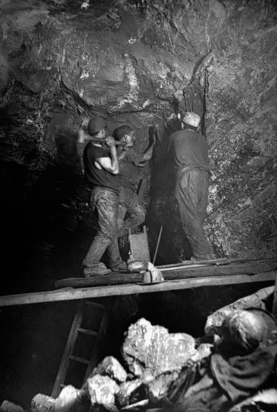 Górnictwo podziemne, Colcauth, Kornwalia autorstwa John Charles Burrow