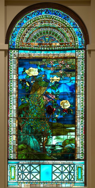 Pawie i piwonie II autorstwa John La Farge