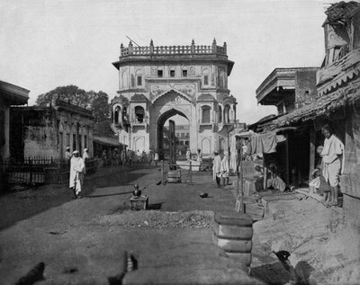Brama Lucknow w Indiach 1890 (zdjęcie czarno-białe) autorstwa John Lawson Stoddard