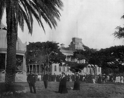 Pałac Królewski w Honolulu na Wyspach Sandwich fot. John Lawson Stoddard (1850 1931) Publikacja edukacyjna Traveller and Conferencier dla Chicago (zdjęcie czarno-białe) autorstwa John Lawson Stoddard