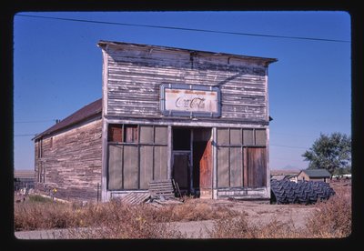Opuszczona kawiarnia, Joplin, Montana, USA autorstwa John Margolies