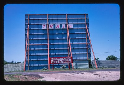 Trail Drive-In, Athens, Teksas, USA autorstwa John Margolies