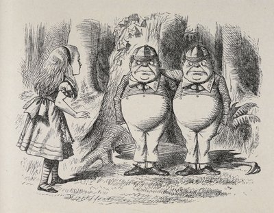 Alice po raz pierwszy spotyka Tweedle Dee i Tweedle Dum. Stali pod drzewem, każdy z ramieniem wokół szyi drugiego, a Alicja wiedziała, które za chwilę, ponieważ jeden z nich miał wyhaftowany napis „Dum” na kołnierzu, a drugi „Dee. autorstwa John Tenniel