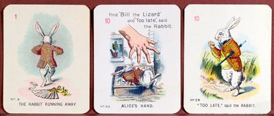 Trzy karty Happy Family przedstawiające postacie z Alicji w Krainie Czarów Lewisa Carrolla autorstwa John Tenniel