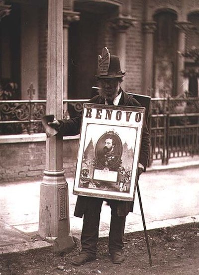 The London Boardman, z „Street Life in London” autorstwa John Thomson