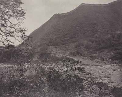 Widok Wielkiego Muru, Chiny, ok. 1930 r. 1871. autorstwa John Thomson