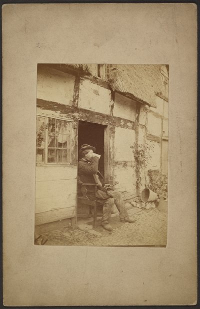 [Siedzący mężczyzna pijący z kubka w otwartych drzwiach] autorstwa John Whistler