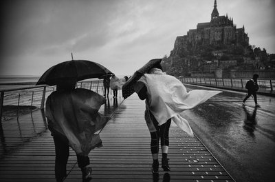 W drodze na Mont St Michel, 2022 r. (zdjęcie ilustracyjne) autorstwa Jon Nicholson