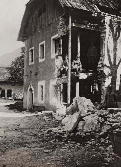 Album "Moja wojna światowa - wspomnienia Frontu Południowo-Zachodniego w Karyntii, Włochy, Trentino-Alto Adige) 31.03.1915-12.11.1918 - Wiedeń Josefa Zohlego": gruz w Valbrunie (b/w pho autorstwa Josef Zohles