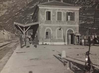 Album "Moja wojna światowa - wspomnienia Frontu Południowo-Zachodniego w Karyntii, Włochy, Trentino-Alto Adige) 31.03.1915-12.11.1918 - Josef Zohles Wien": stacja Chiusaforte (b/w autorstwa Josef Zohles