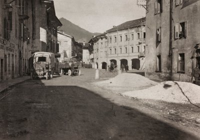 Album "Moja wojna światowa - wspomnienia frontu południowo-zachodniego w Karyntii, Włochy, Trentino-Alto Adige) 31.03.1915-12.11.1918 - Wiedeń Josefa Zohlego": plac Tolmezzo (zdjęcie czarno-białe) autorstwa Josef Zohles