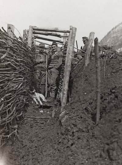 Album "Moja wojna światowa - wspomnienia Frontu Południowo-Zachodniego w Karyntii, Włochy, Trentino-Alto Adige) 31.03.1915-12.11.1918 - Wiedeń Josefa Zohlego": wykop (zdjęcie czarno-białe) autorstwa Josef Zohles