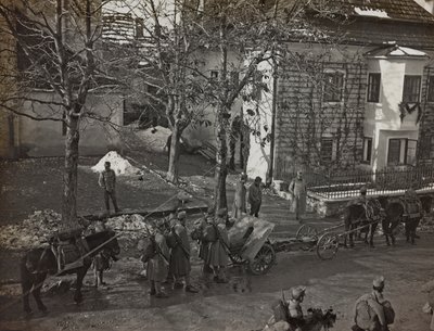 Album "Moja wojna światowa - wspomnienia Frontu Południowo-Zachodniego w Karyntii, Włochy, Trentino-Alto Adige) 31.03.1915-12.11.1918 - Josef Zohles Vienna": strzelcy w Tarvisio (b/w ph autorstwa Josef Zohles