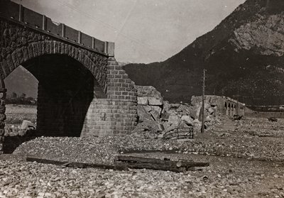 Album "Moja wojna światowa - wspomnienia Frontu Południowo-Zachodniego w Karyntii, Włochy, Trentino-Alto Adige) 31.03.1915-12.11.1918 - Wiedeń Josefa Zohlego": most w Tolmezzo (b/w pho autorstwa Josef Zohles