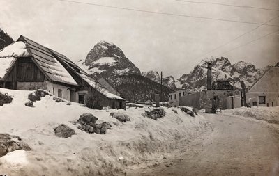 Album "Moja wojna światowa - wspomnienia Frontu Południowo-Zachodniego w Karyntii, Włochy, Trentino-Górna Adyga) 31.03.1915-12.11.1918 - Wiedeń Josefa Zohlego": widok na Cave del Predil (b/ autorstwa Josef Zohles