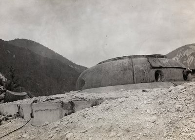 Album "Moja wojna światowa - wspomnienia Frontu Południowo-Zachodniego w Karyntii, Włochy, Trentino-Alto Adige) 31.03.1915-12.11.1918 - Wiedeń Josefa Zohlego": Fort Hensel (zdjęcie czarno-białe) autorstwa Josef Zohles