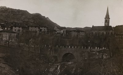 Album "Moja wojna światowa - wspomnienia Frontu Południowo-Zachodniego w Karyntii, Włochy, Trentino-Alto Adige) 31.03.1915-12.11.1918 - Josef Zohles Vienna": widok wsi Carnia autorstwa Josef Zohles