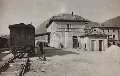 Album "Moja wojna światowa - wspomnienia Frontu Południowo-Zachodniego w Karyntii, Włochy, Trentino-Alto Adige) 31.03.1915-12.11.1918 - Josef Zohles Wien": stacja Tolmezzo (b/w ph autorstwa Josef Zohles