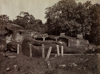 Budda Paranirwany, Galle Vihara, Polonnaruwa, Cejlon autorstwa Joseph Lawton