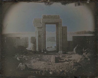 Świątynia Horusa, Edfu, 1842-44. autorstwa Joseph Philibert Girault De Prangey
