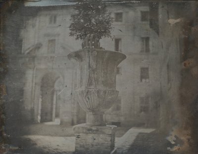 Wazon, Santa Cecilia in Trastevere, Rzym, 1842. autorstwa Joseph Philibert Girault De Prangey