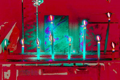 All But One, z serii Votive Candles, 2015 (fotografia) autorstwa Joy Lions