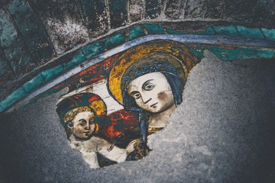 Madonna z Dzieciątkiem, z serii Maryja i Jezus w Savonnie, 2015 (zdjęcie) autorstwa Joy Lions