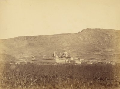 [El Escorial, w oddali]. autorstwa Juan Laurent
