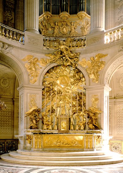 Ołtarz w Kaplicy Królewskiej autorstwa Jules Hardouin Mansart