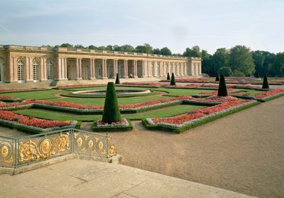 Fasada ogrodowa Wielkiego Trianon, 1687 autorstwa Jules Hardouin Mansart