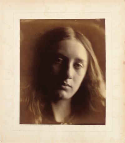 May Prinsep jako St. John, 1866 (druk albumowy) autorstwa Julia Margaret Cameron
