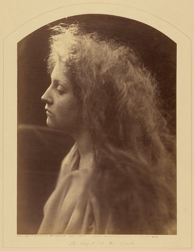 Anioł przy grobie autorstwa Julia Margaret Cameron