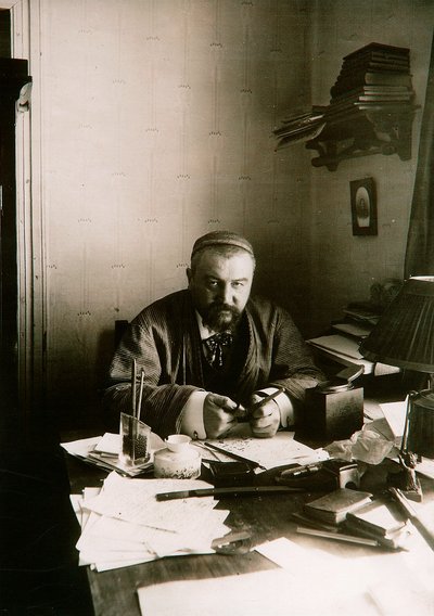 Aleksander Kuprin, rosyjski pisarz, przy swoim biurku, Gatchina, Rosja, początek XX wieku. autorstwa Karl Karlovich Bulla