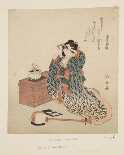 Shamisen Player Adjusting Her Hair (kolorowy drzeworyt) autorstwa Katsushika Hokusai