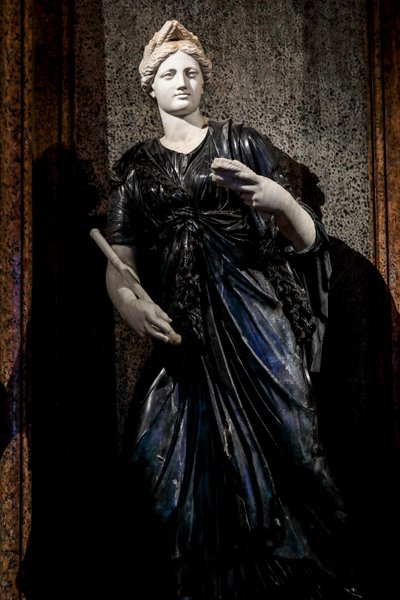 Laufende Isis, restauriert als Ceres, 3. Jahrhundert, Marmor von 